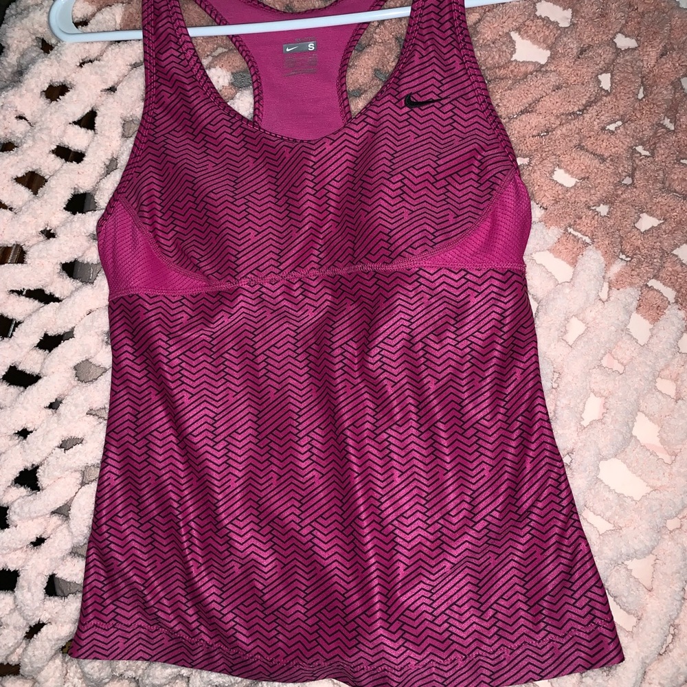 🌸NIKE SPORT TOP SMALL🌸